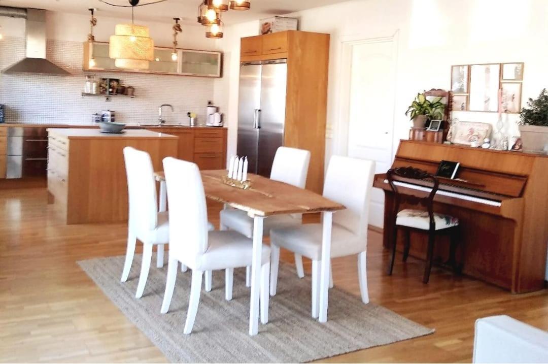 Cosyplace; Close To Beach, Nature, Train, Grocery Kopingebro Exteriör bild